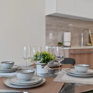 Center Brand New 1 Bedroom 4 Guests Apartment